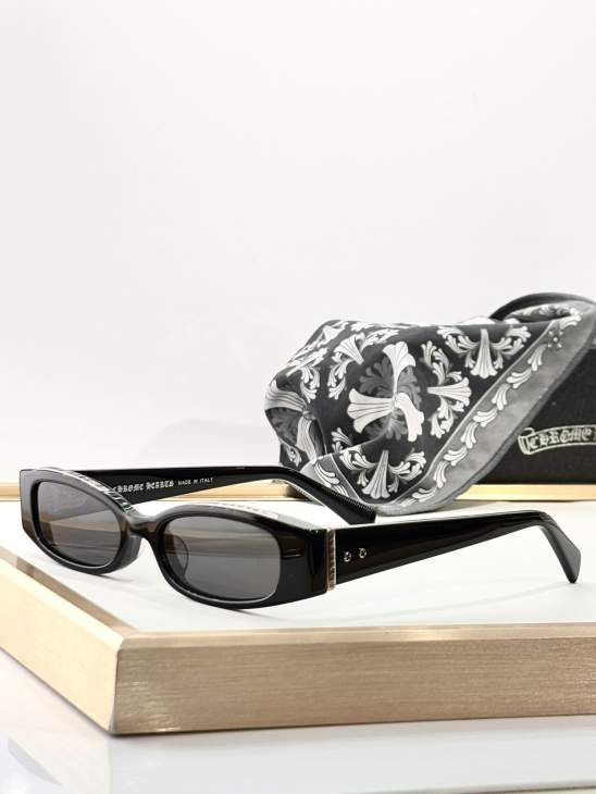 Picture of Chrome Hearts Sunglasses _SKUfw75732008fw